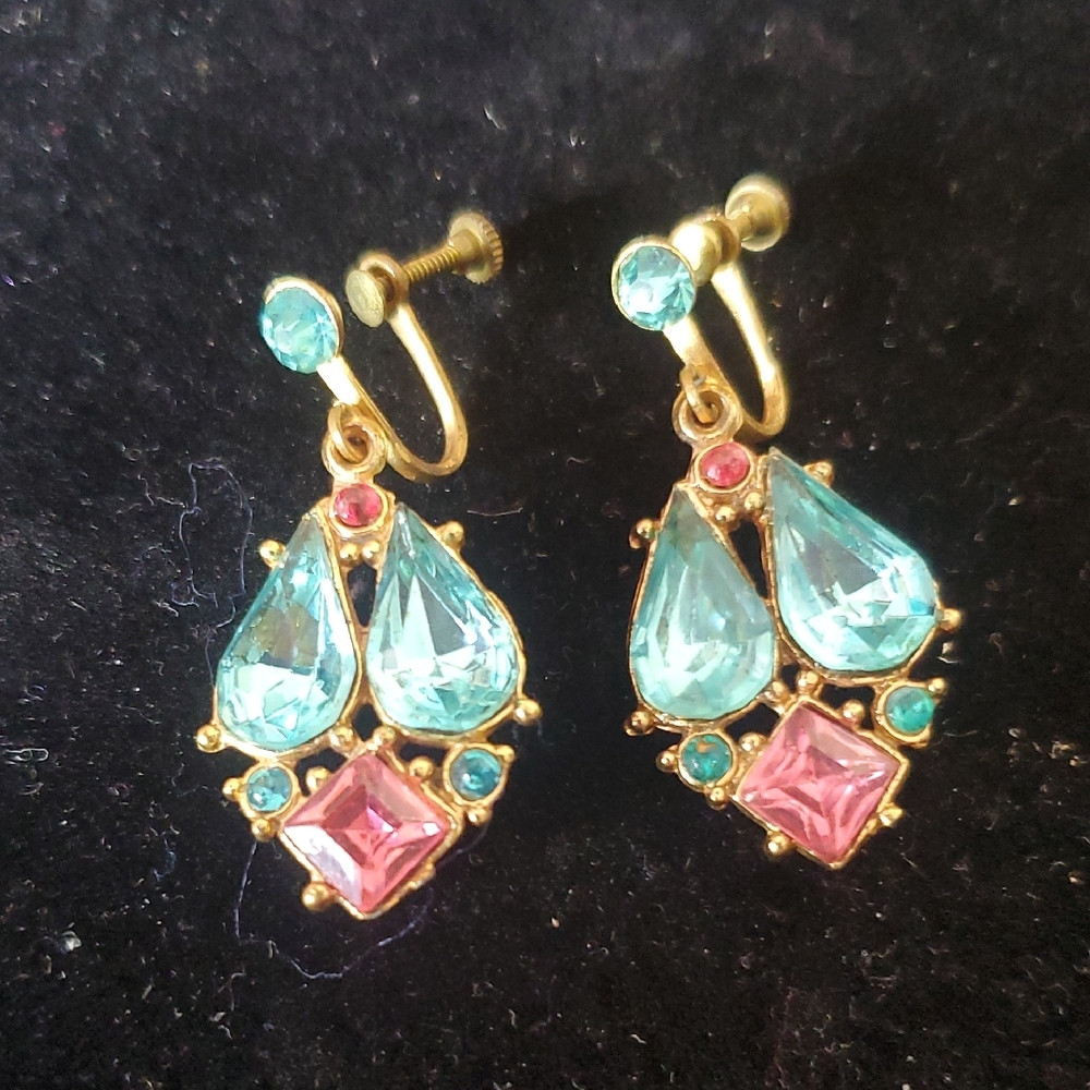Vintage 1940's Goldtone With Aqua And Pink Rhinestone Crystal Screwback Earrings